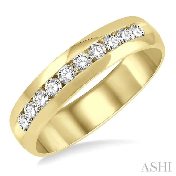 women’s band rings-1/2 ctw Niched Center Round Cut Diamond Men's Wedding Band in 14K Yellow Gold