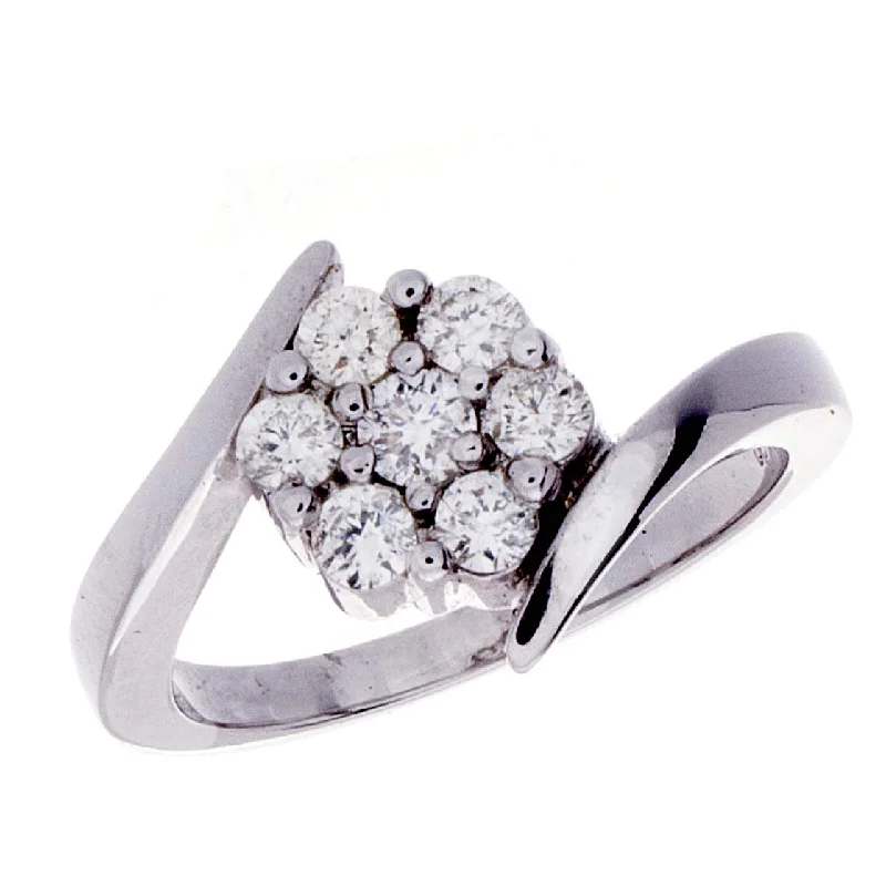 women’s custom-designed diamond rings-Flower Diamond Ring