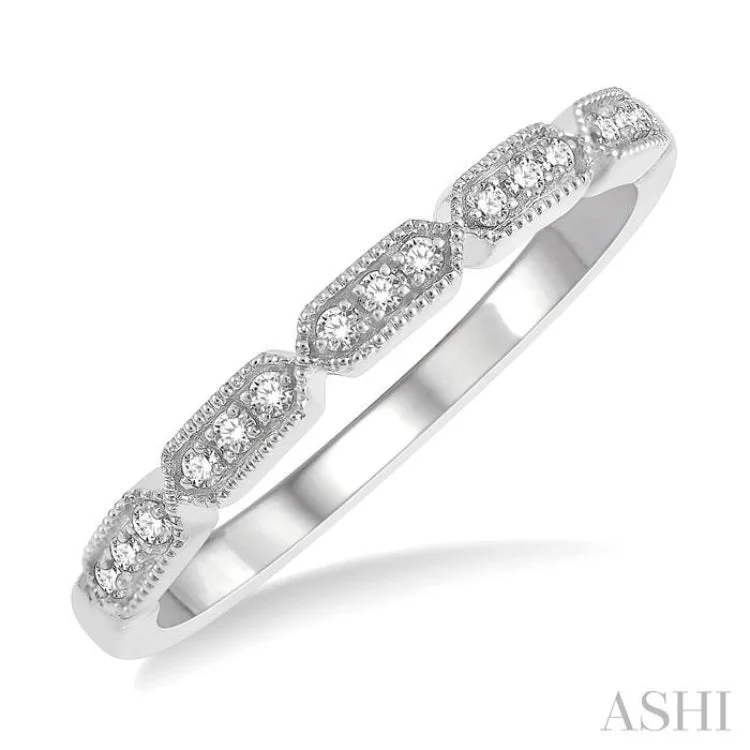 women’s cocktail rings-1/10 Ctw Pod Lattice Round Cut Diamond Stack Band in 14K White Gold