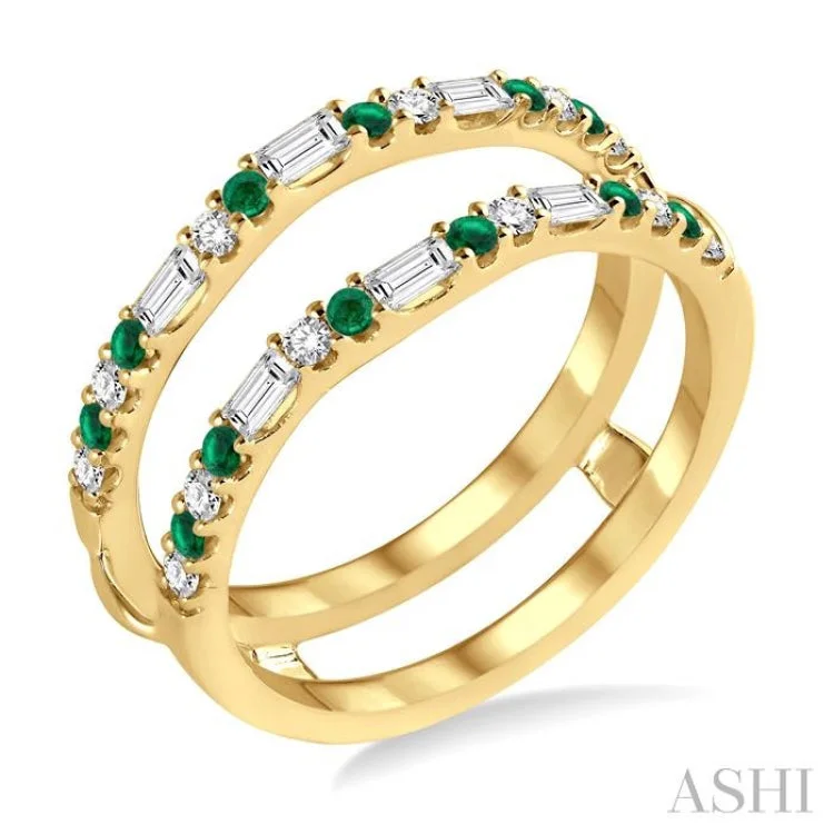 women’s anniversary bands-1/3 ctw Baguette and Round Cut Diamond & 1.50MM Emerald Insert Ring in 14K Yellow Gold