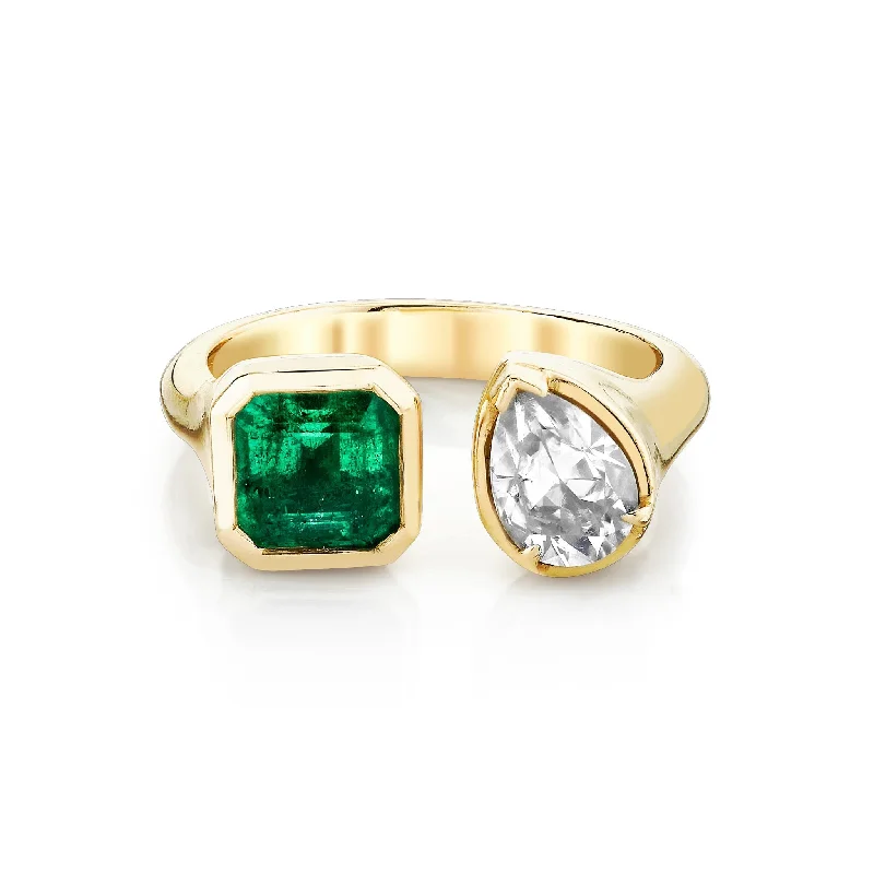 women’s oval-cut engagement rings-Toi et Moi Emerald & Diamond Ring