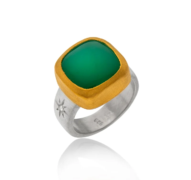 solitaire engagement rings for women-Nava Zahavi Yellow Gold Chrysoprase Diamond Ring