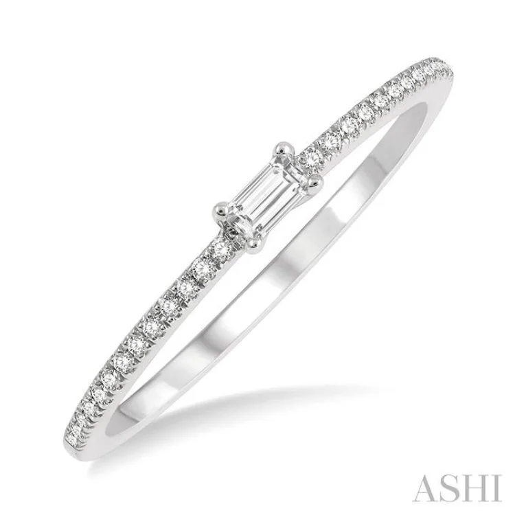 silver rings for women-1/6 Ctw Baguette Center Round Cut Diamond Stack Band in 14K White Gold